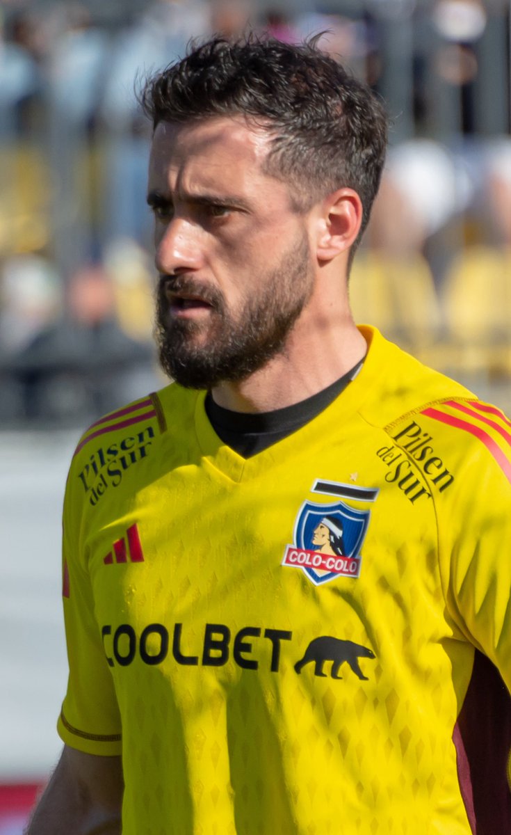 El arquero albo fue evaluado por molestias musculares en la previa del partido ante O’Higgins.
