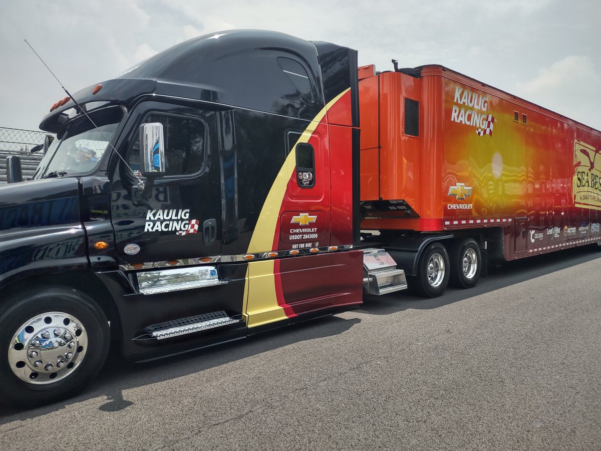 Trucker Magic Mike tweet media