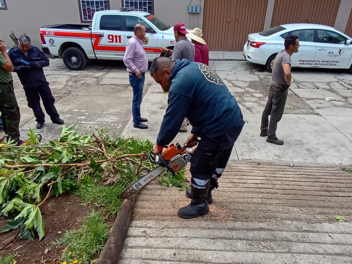 GuionValle's tweet photo. Refuerza #NicolásRomero acciones contra inundaciones en zonas de riesgo.
Como parte de una estrategia preventiva para mitigar riesgos de inundaciones durante la temporada de lluvias. https://t.co/RJhVxuOhx1