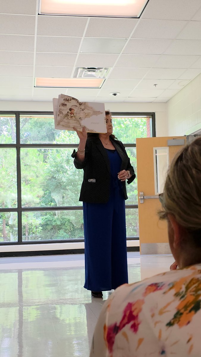 alexesdana's tweet photo. I had an amazing two days at Summer Camp ! I was able to meet co-workers across the district having great and engaging conversations @Lisa_Lande you started with a bang. I am looking forward to your return!! I am happy to be apart an amazing cohort of leaders #henryatl2025 https://t.co/IFKbCGsLTA