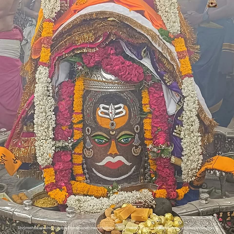 🙏🌹*Jai Shree Mahakal*🌹🙏
*श्री महाकालेश्वर ज्योतिर्लिंग का भस्म आरती शृंगार दर्शन*
*13-06-2025 कण-कण में महादेव* #ujjain #harharmahadev #mahakal #mahakaldailydarshan