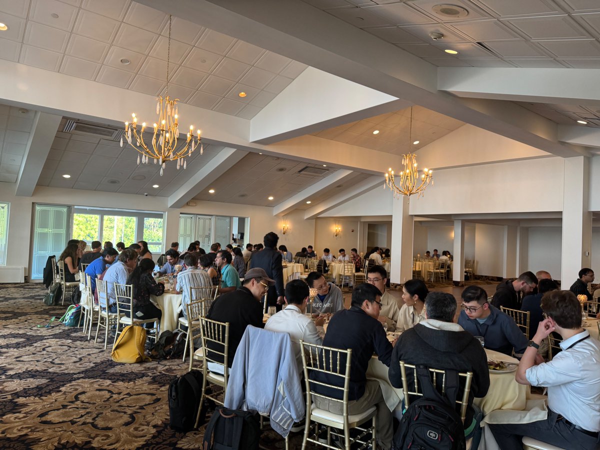 ACMSigmetrics's tweet image. ACM SIGMETRICS 2025: moments of Day 3 - part1