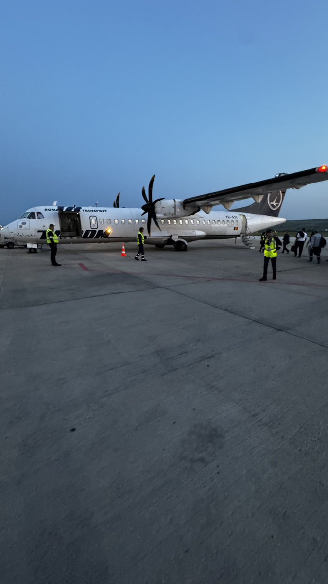 FunDogBone's tweet image. Co-Hosting and boarding this bad boy #VeryHard 🦴