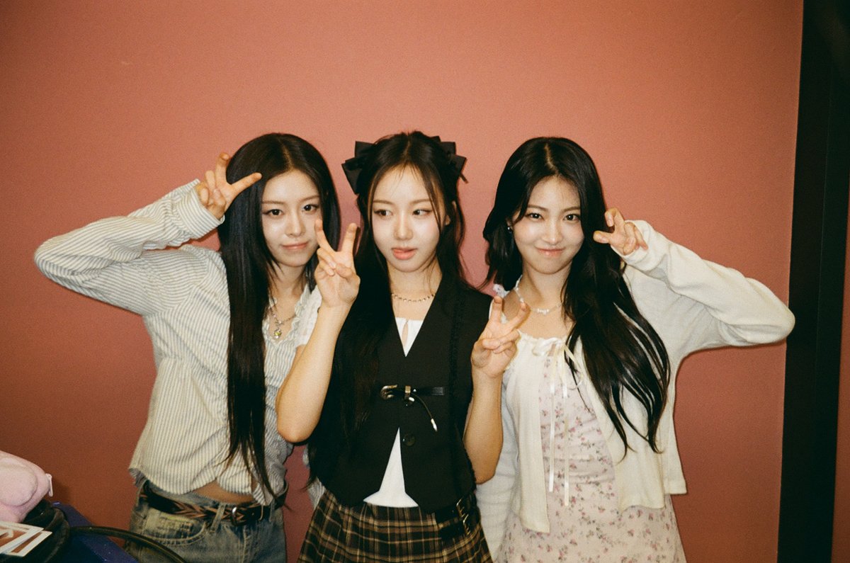 [Inside the Scenes]
Echo, our moment 📸

📁 drive.google.com/drive/folders/…

#ablume #어블룸 #Echo #에코
#ARAN #아란 #SAENA #새나 #SIO #시오