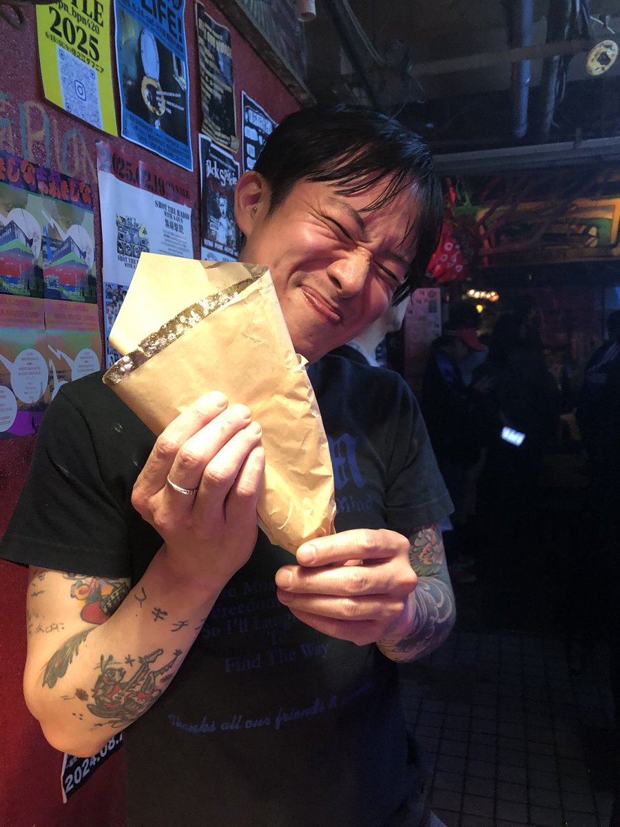 明日6/14(土)は㊗️1周年㊗️
お祝いLIVEにフード参戦🔥

2025年6月14日(土)
戦国大統領 "イトコ㊗️周年"
OPEN/START 18:30/19:30
ADV/DOOR ¥3.000/¥3.500 + 1D¥500

(STAGE)
狼犯
裸繪札
MASTERPEACE
目やに!
(Bar Floor Live)
keith
(DJ)
JASON X
CEVICHE
(FOOD)
crepe"ITOCO"
チャイニーズロック