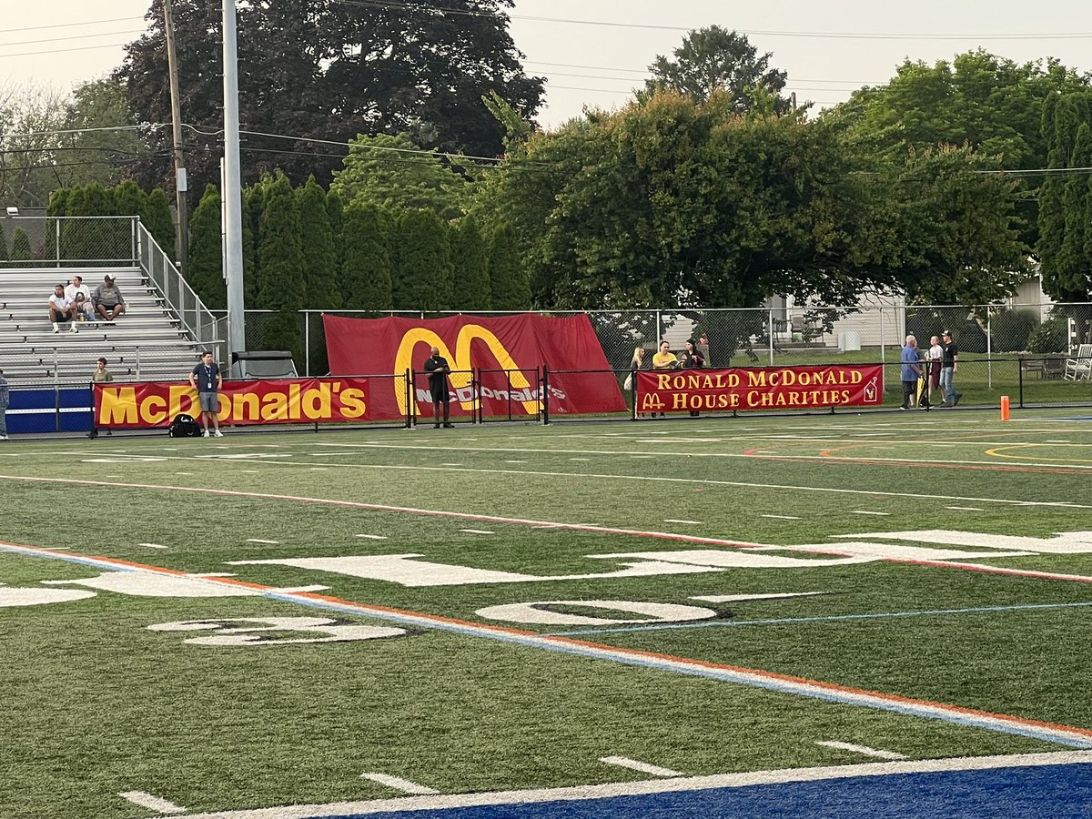 D11Sports (@d11sports) on Twitter photo LV ALL STAR FOOTBALL CLASSIC
Team Ronald McDonald House(White) vs
Team St. Luke's Children's Hospital(Green)
WATCH FULL GAME REPLAY:
Ryan Caulfield and Sam Stinson on the call with Teagan Tremba on the sidelines.
LINK: youtube.com/live/Y-bpFKhdx…
<a href="/Colonial_League/">Colonial League</a> LV ALL STAR FOOTBALL CLASSIC
Team Ronald McDonald House(White) vs
Team St. Luke's Children's Hospital(Green)
WATCH FULL GAME REPLAY:
Ryan Caulfield and Sam Stinson on the call with Teagan Tremba on the sidelines.
LINK: youtube.com/live/Y-bpFKhdx…
<a href="/Colonial_League/">Colonial League</a>