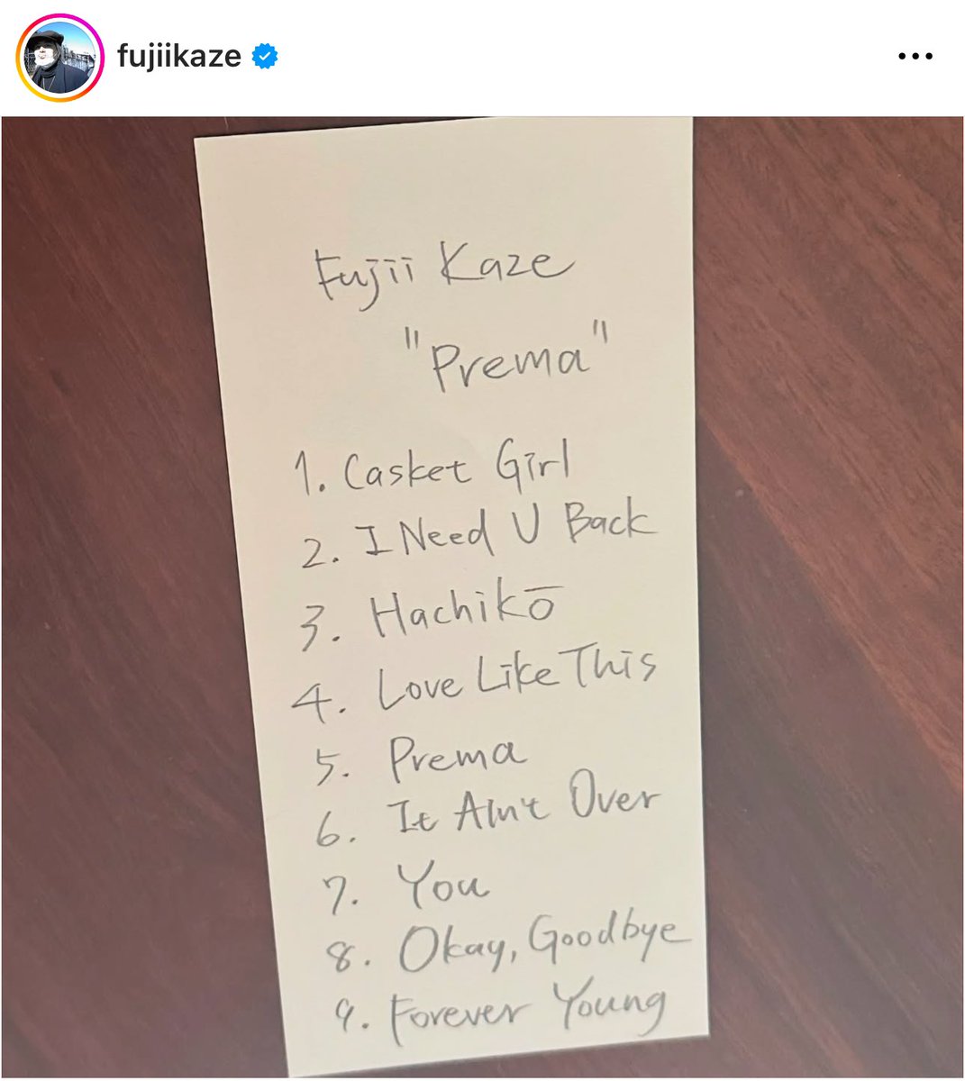 “Prema” (เปรมะ) เป็นคำภาษาสันสกฤต
 ซึ่งแปลว่า:
•ความรัก
•ความเมตตา
•ความรักอย่างลึกซึ้ง
•ความรักแบบบริสุทธิ์ไร้เงื่อนไข
นี่คงเป็นอัลบั้ม 3 ที่เปี่ยมไปด้วยความรักแบบ
ไม่ต้องสงสัย ซึ่งมันจะต้องยอดเยี่ยมมากแน่ๆ
🥰❤️🙏🏻🍃
#fujiikaze #藤井風 #Prema