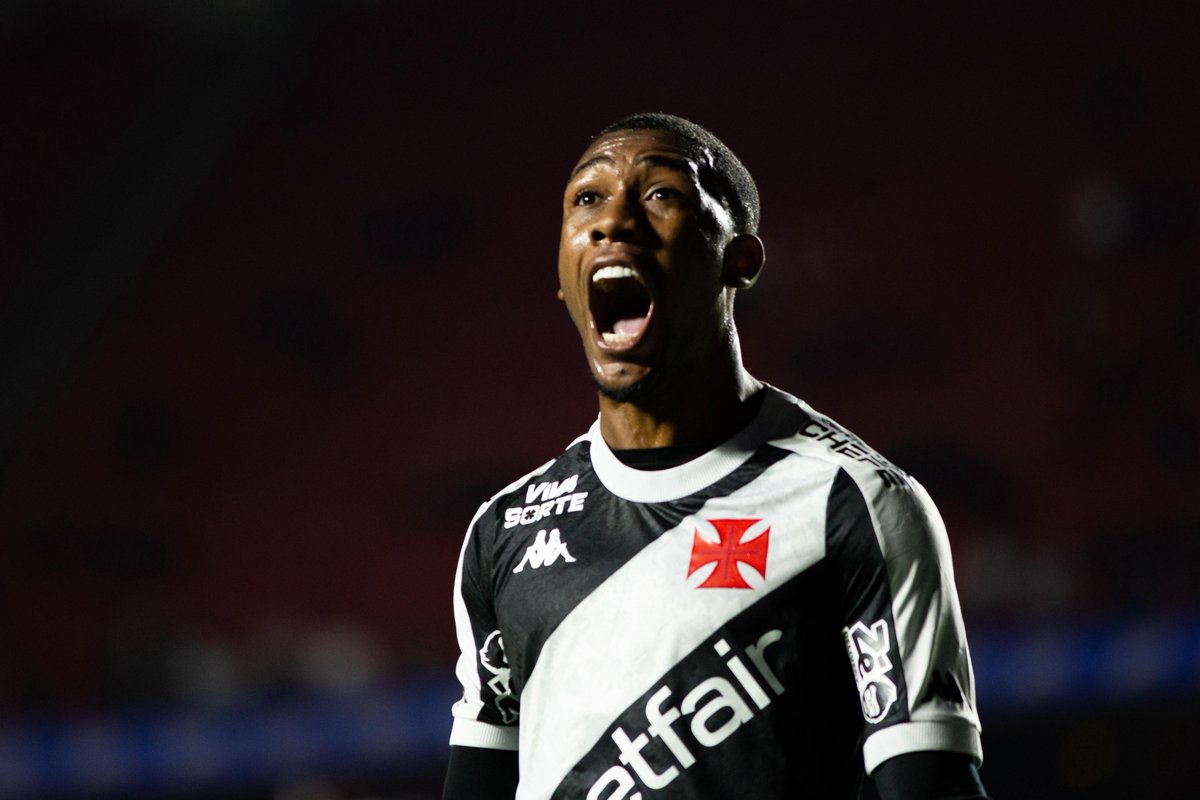 OLHA O DINIZISMO 💢
Vasco coloca o São Paulo na roda dentro do MorumBis, foge do Z-4 e deixa o Tricolor a um ponto da zona de rebaixamento #SPFCxVAS 

Rayan, Nuno e Vegetti marcaram os gols do Cruzmaltino!

MAIS: placar.com.br/brasileirao/ao…
