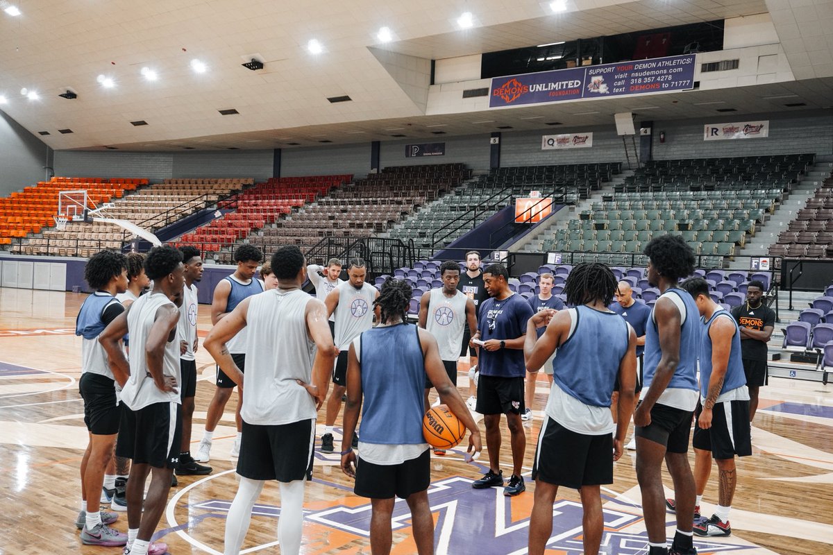NSUDemonsMBB's tweet photo. Week 1️⃣ Vibes 🏀

#ForkEm 😈🤘 https://t.co/UA13wbDQqw