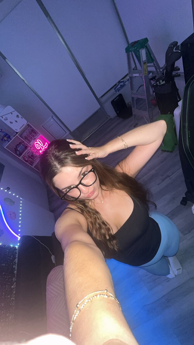 she was a fairy🧚🏼🧚🏼‍♀️🧚‍♂️