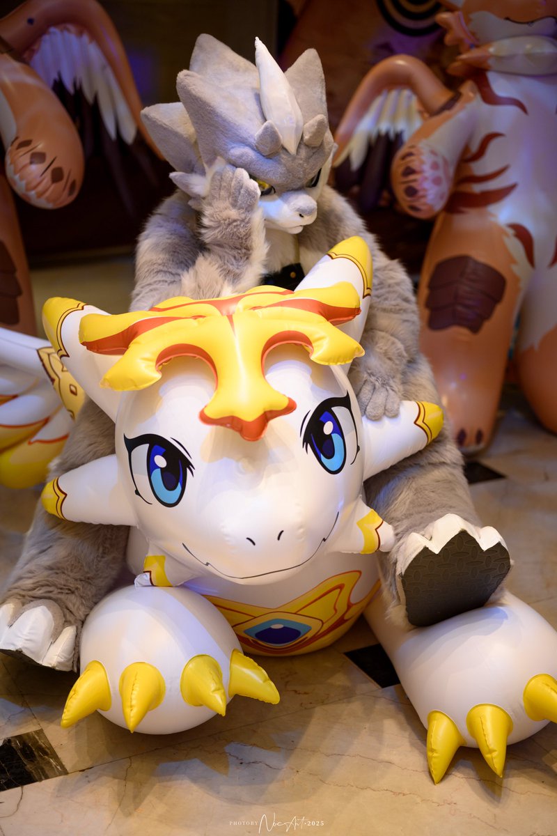 你家光古真可爱。
摄影 <a href="/makanae02/">makanae→兽星航</a> 
#FursuitFriday