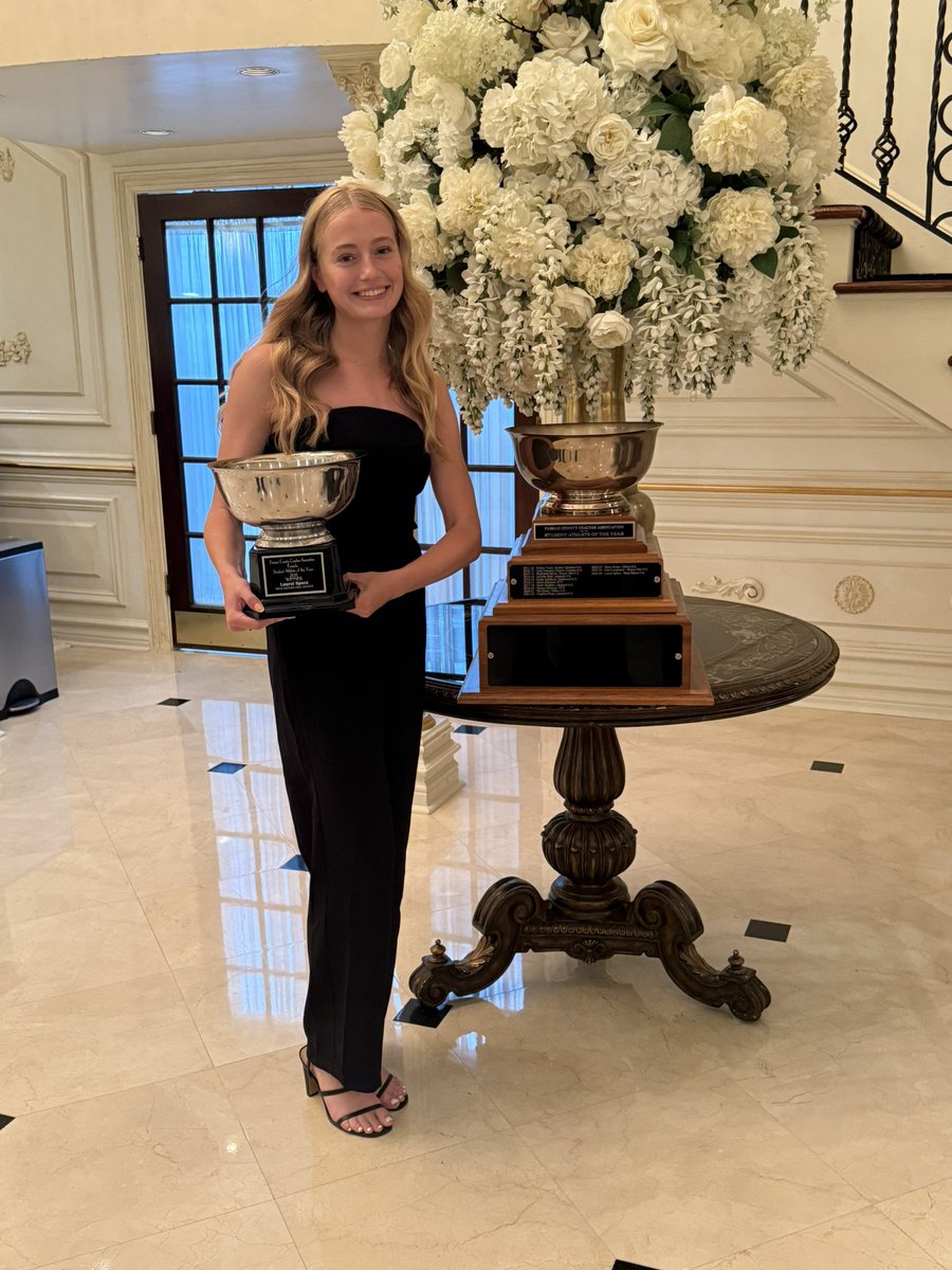 TrackWm's tweet image. Huge night for our very own Laurel Space for being named the Passaic County Female Athlete of the Year!  First time in 30 years that a West Milford female athlete received this honor. Well-deserved for this amazing athlete! @WMAthleticDept