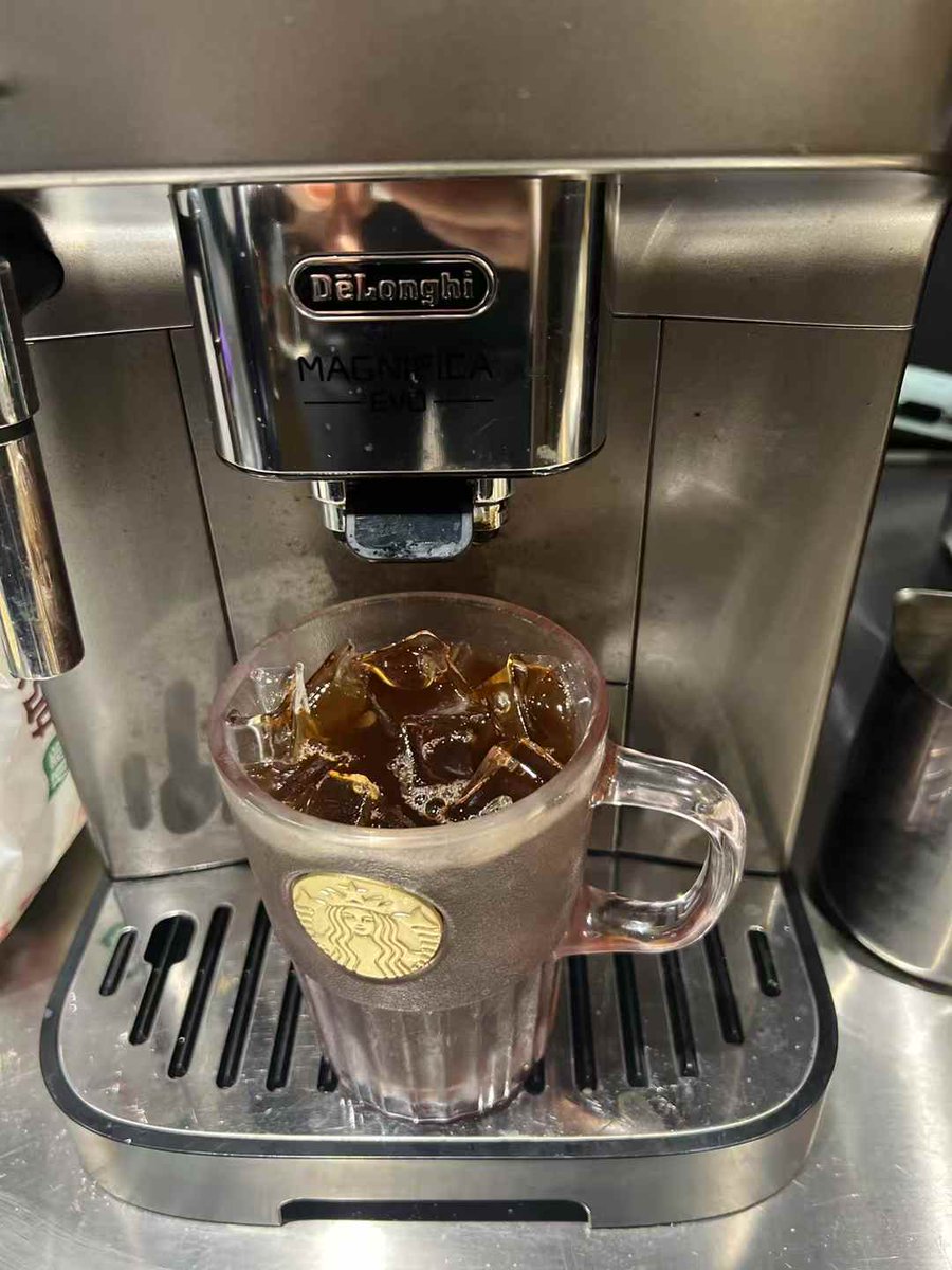 KuGuaED2D's tweet photo. Have a nice day ☕️ https://t.co/FbT7vOkuy2