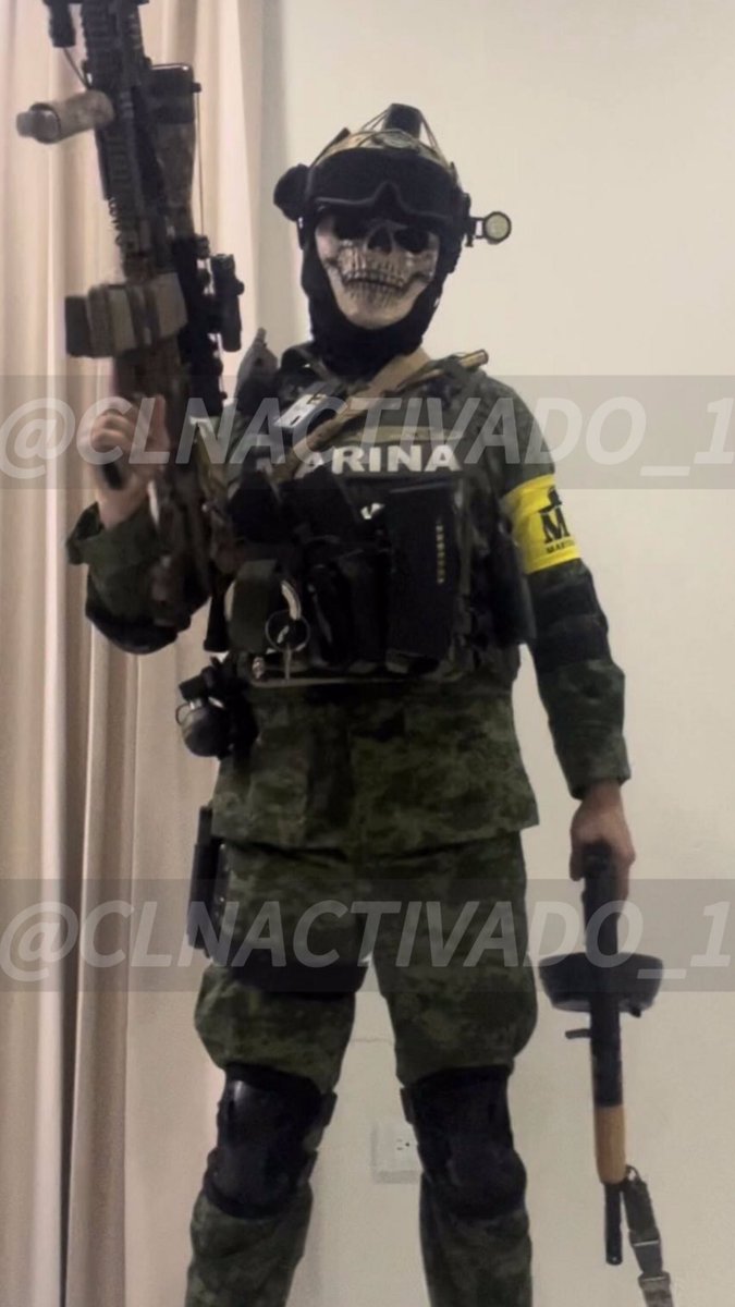 clnactivado_1's tweet image. Domingo Felix Alias “El 28” Secretario personal de Juan Pedro Gómez Lopez Alias “El Comanche” hermano de Miguel Oscar Gómez Lopez Alias “El McKlein”. En la foto se le puede ver con un parche amarillo con las siglas “MF” marcadas que hacen referencia a su líder “Mayito Flaco”.