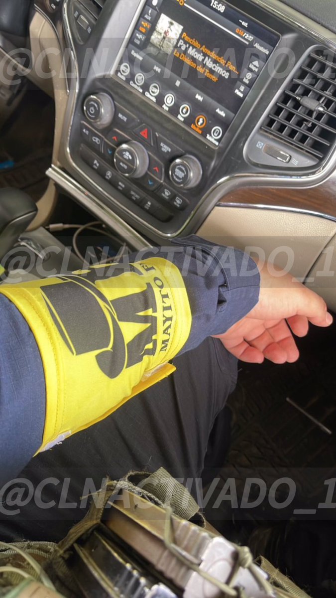 clnactivado_1's tweet image. Domingo Felix Alias “El 28” Secretario personal de Juan Pedro Gómez Lopez Alias “El Comanche” hermano de Miguel Oscar Gómez Lopez Alias “El McKlein”. En la foto se le puede ver con un parche amarillo con las siglas “MF” marcadas que hacen referencia a su líder “Mayito Flaco”.