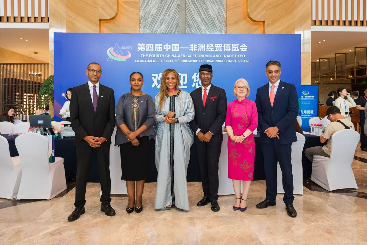 UNAIDS_CN's tweet image. Historic #CAETE2025 moment! ASG @ahunnaeziakonwa & 🇨🇳 UN delegates joined African Ambassadors in Changsha, elevating #ChinaAfrica strategic ties. Aligning with Political Implementation Report with UN's value-addition, this partnership boosts #SDGs and #SouthSouthCooperation