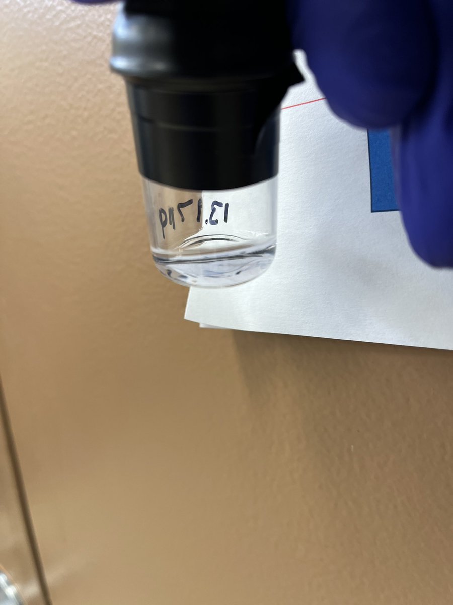 Jsperling91's tweet image. Neptunium (Np3+) has a beautiful alexandrite effect. Left is one lab, center is natural sunlight, and right is a lab under fluorescent lighting. 5f-5f transitions are magical. This is the same solution. Some great pics taken by @jp_brannon #fblockrocks #actinides