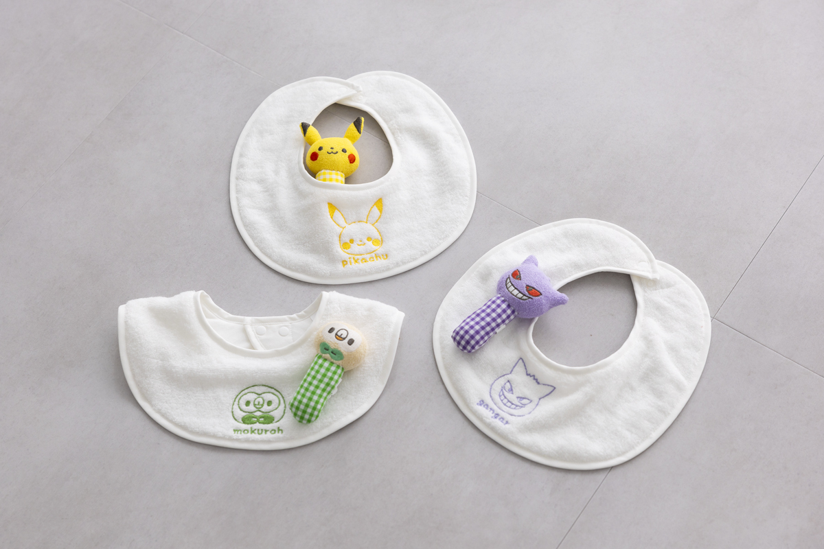 モンポケより、日本製小物ギフトセット展開中✨

刺繍が入ったスタイと、かわいらしい音がなる布製ラトルのセットです。
monpoke.jp/goods/goods02/…

#モンポケ　#ポケモン