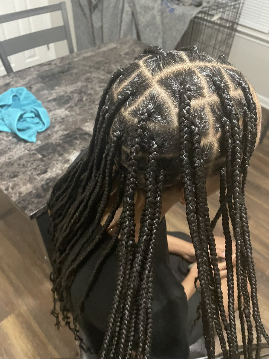 kenziijanaee_'s tweet photo. @hairbykenzii_ on instagram, 16 year old braider book me please !!! ๐ #Charlotte #SmallBusiness #knotless https://t.co/MF0g3Hr9x9