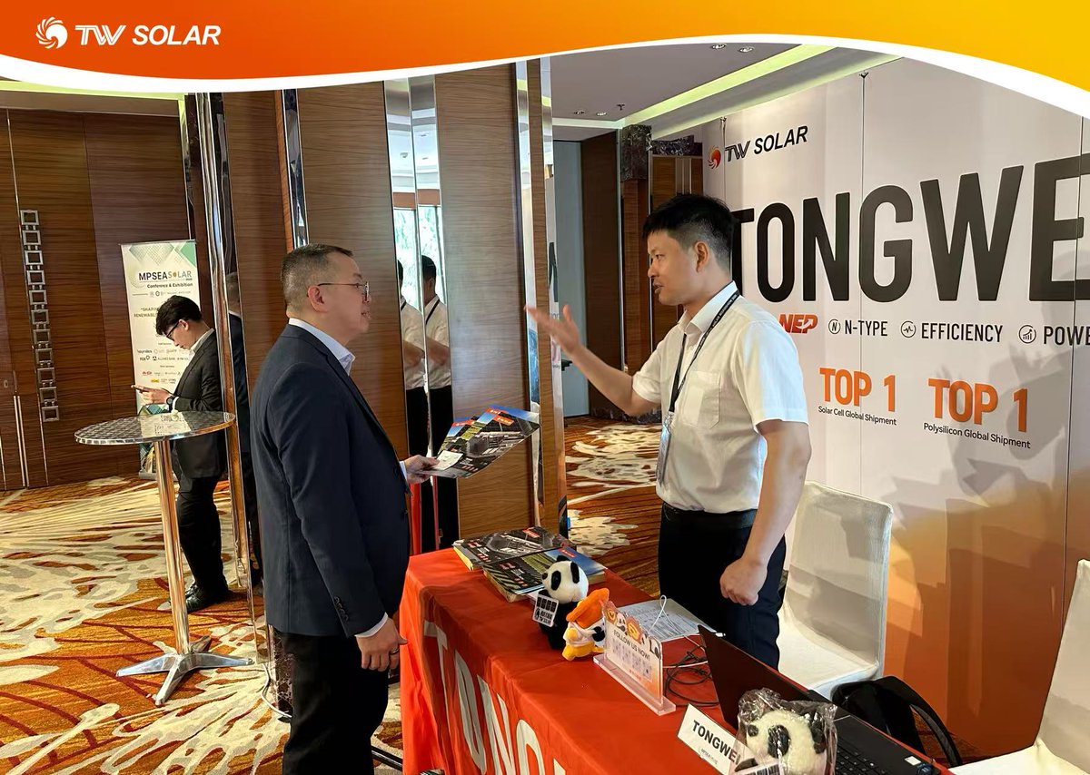 Tongwei_Solar's tweet image. 🇲🇾 Tongwei Solar joined the MPIA Roadshow in Johor Bahru, connecting with local partners to promote clean energy in Malaysia. Thanks to all who joined—see you at the next stop! 🌞
#TongweiSolar #SolarRoadshow