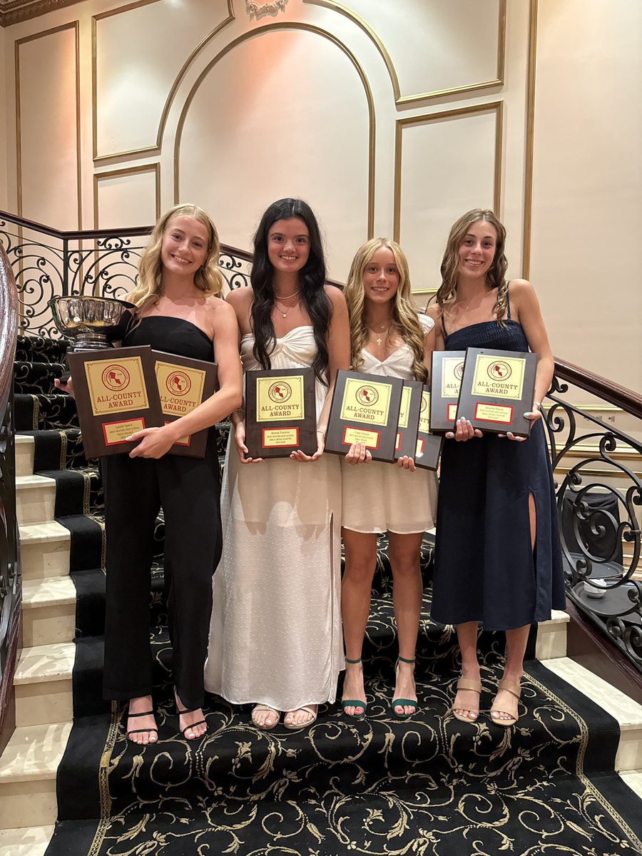 TrackWm's tweet image. Super proud of these talented track athletes who were recognized in multiple sports for being First Team All-County.  Special shout out to Laurel for being named the Passaic County’s Female Athlete of the Year.