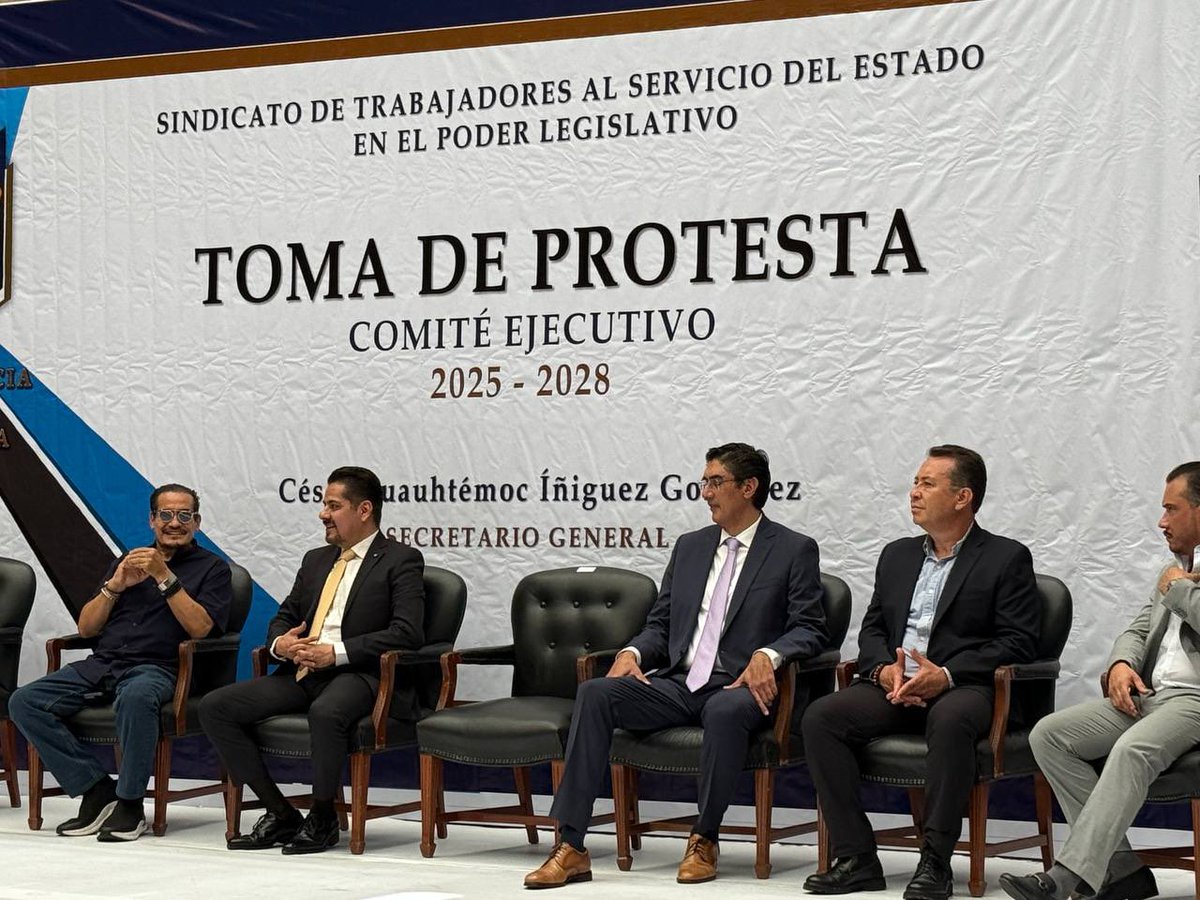 ManuelRomoP's tweet photo. Acompañé a @CesarIniguezG a su toma de protesta al frente del sindicato de trabajadores del @LegislativoJal . A nombre propio y de nta presidenta @VeroDelgadilloG le deseamos éxito en esta encomienda pugnando por las y los servidores públicos del poder legislativo de Jalisco. https://t.co/BKeC6Uqmyh