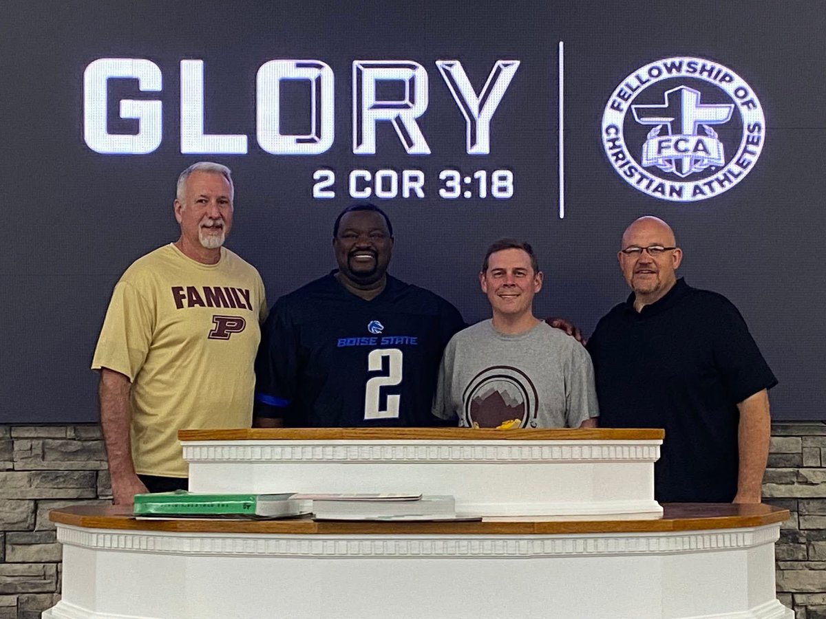 pinevillembb's tweet image. Tonight the Mtn. Lions were able to fellowship &amp;amp; hear an inspirational message from Algernon Tennyson at Clear Creek Bible College. Thank you to Algernon Tennyson &amp;amp; FCA Leader Doug Odle for the message &amp;amp; opportunity to grow together as a team!