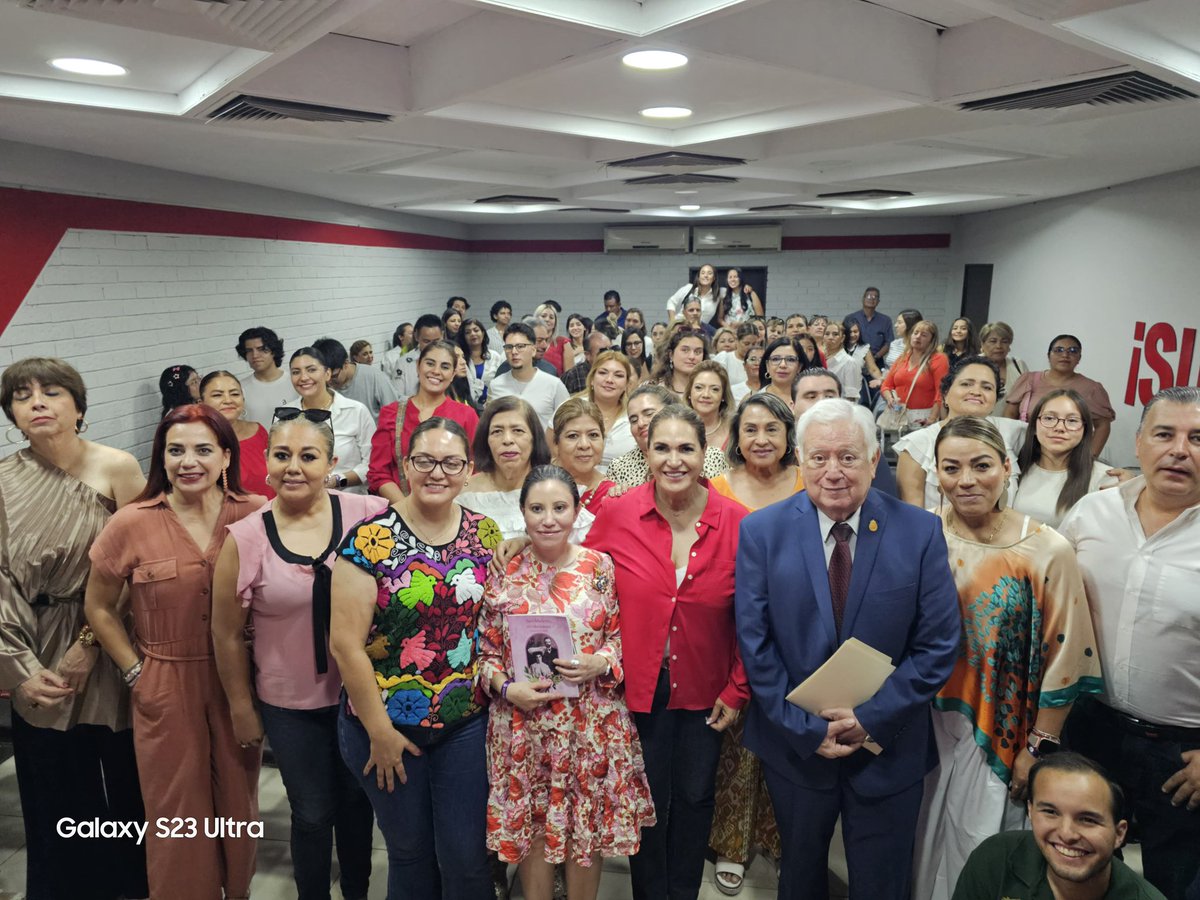 florrent's tweet photo. En #CMPRI El #ONMPRI Torreón, presentamos libro “Sara Madero.Revolucionaria” Un privilegio contar @diana esther Mtz. Y Magistrado Jesús Sotomayor G.
Reconocer a Sara Madero , nos inspiran sus ideales, visualizó junto a Francisco I. Madero un México con justicia social. https://t.co/BhWyE1fcOU