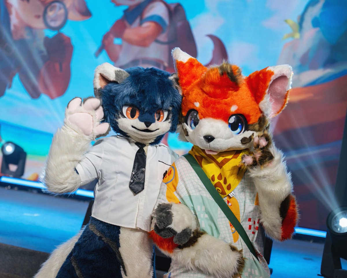 #FursuitFriday
和女人的各种拍 xxx3
with Youyou pose three times✨✨✨

Thanks to all the lovely photographer!!!