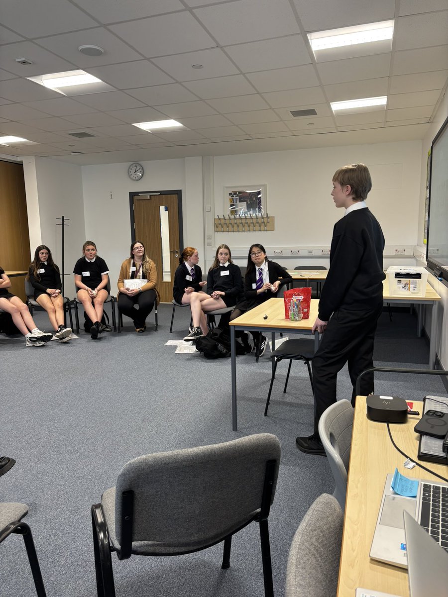 Mrs Scott tweet media