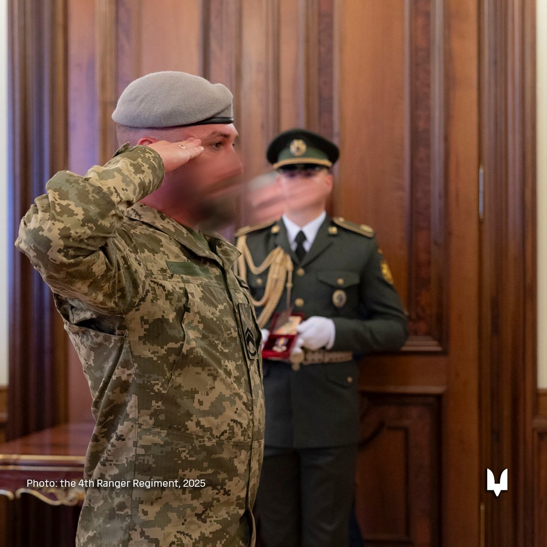 Rangers_uasof's tweet image. It is an honor for us to serve with our brothers-in-arms, whose dedication and bravery have been recognized by the state. The President of Ukraine presented the Order For Courage to the operators of the Special Operations Forces, including the Rangers of the 4th Regiment.