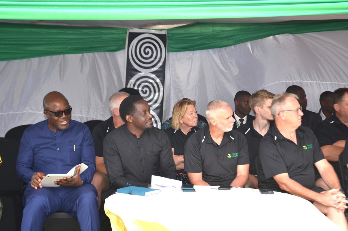 Gicumbi District (@gicumbidistrict) on Twitter photo #Uburezi: Muri iki gitondo, Umuyobozi w'Akarere Bwana <a href="/NzabonimpaEmmy/">Emmanuel NZABONIMPA</a> yitabiriye ibirori byo gufungura ku mugaragaro ishuri rishya rya KIGALI CHRISTIAN SCHOOL (#GicumbiCampus). Iri shami rikaba ribaye irya kabiri rishinzwe na KIGALI CHRISTIAN SCHOOL nyuma y'Ishami rya #Rwamagana. #Uburezi: Muri iki gitondo, Umuyobozi w'Akarere Bwana <a href="/NzabonimpaEmmy/">Emmanuel NZABONIMPA</a> yitabiriye ibirori byo gufungura ku mugaragaro ishuri rishya rya KIGALI CHRISTIAN SCHOOL (#GicumbiCampus). Iri shami rikaba ribaye irya kabiri rishinzwe na KIGALI CHRISTIAN SCHOOL nyuma y'Ishami rya #Rwamagana.