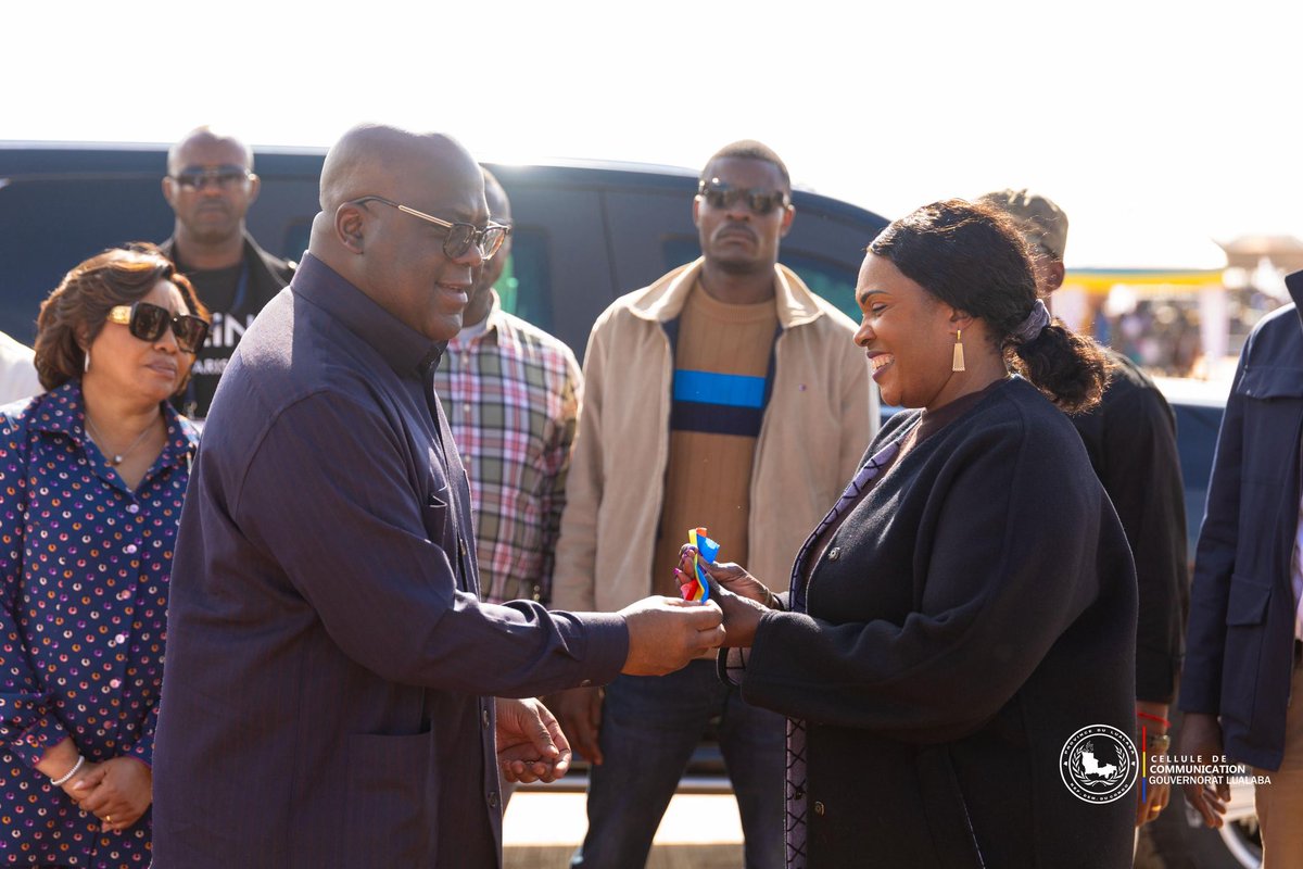 FifiMasukaSaini's tweet photo. Journée mémorable au #Lualaba ! 🇨🇩
Ce jeudi 12 juin, aux côtés du Président Félix #Tshisekedi, de la Première Dame @DeniseNyakeru et de membres du Gouvernement central, nous avons partagé l’intense émotion des enfants de l’orphelinat de #Musompo, parcouru l’axe #Kolwezi–#Solwezi - futur corridor stratégique vers la Zambie - et inauguré le centre de formation de la Cité de la Commune, offrant des conditions d’apprentissage dignes aux étudiants de l’IPK.
Fidèle à la vision du Chef de l’État, le Lualaba élève et forme sa jeunesse pour mieux préparer l’avenir. ✊🏾
