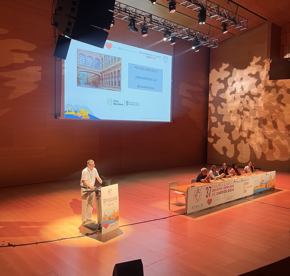 Judit Saura (@judsaura) on Twitter photo Noves guies de pràctica clínica: Novetats en hipertensió arterial. <a href="/CarlesFalces/">Carles Falces</a> 👏👏#CatCardioCongres37 <a href="/catcardio/">Societat Catalana de Cardiologia</a> <a href="/catcardiocamfic/">Cardio-Primària</a> Noves guies de pràctica clínica: Novetats en hipertensió arterial. <a href="/CarlesFalces/">Carles Falces</a> 👏👏#CatCardioCongres37 <a href="/catcardio/">Societat Catalana de Cardiologia</a> <a href="/catcardiocamfic/">Cardio-Primària</a>