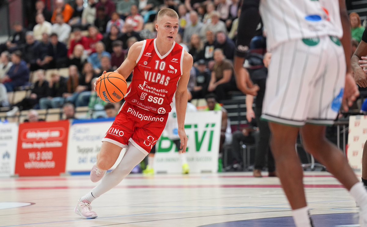salonvilpas's tweet image. Lämmin kiitos kuluneesta kaudesta Vilppaan paidassa, Vili! Kaikkea parasta ja hurjasti tsemppiä uusiin haasteisiin Lahessa 🖤
#korisliiga 📸 Ville Vuorinen