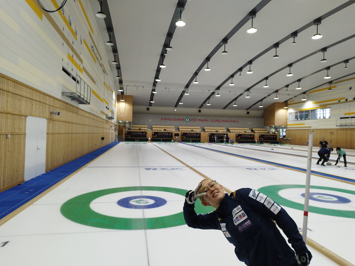 Go__curling5's tweet photo. 今日は軽井沢で練習！
久々のオンアイスで楽しく練習できました！ https://t.co/3xDbBehCOi
