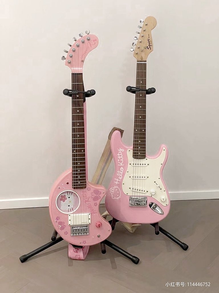 hello kitty guitars