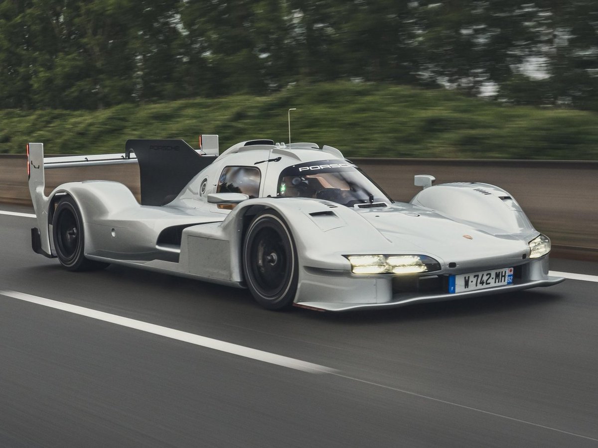 Obscure Supercars tweet media