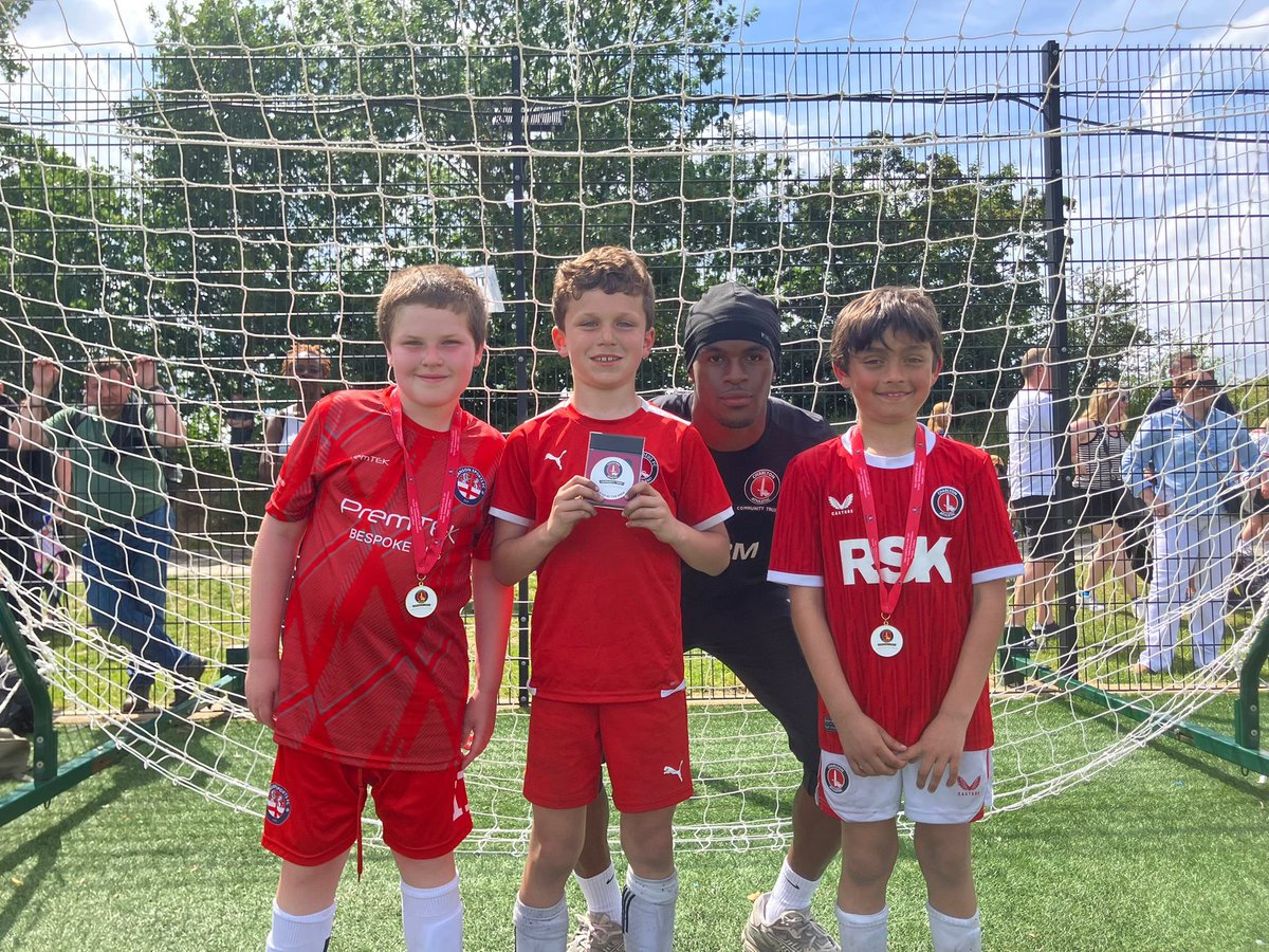 FSD_CACT's tweet photo. πCongratulations to all the award winners on our May football courses.
Summer is now online to book βοΈβ½οΈ
https://t.co/4dIlPfFtmy
#CACTFSD β½οΈπ΄βͺοΈ https://t.co/6U4W7VJnwg