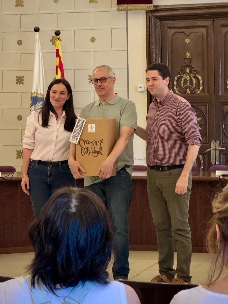 Dimecres passat va tenir lloc a la  Seu d’Urgell un acte de reconeixement i homenatge a mestres i professors que es jubilen durant aquest curs escolar.

Una de les persones és el nostre company Rafael Llobet que es jubila com a professor. Grácies per tots aquests anys!