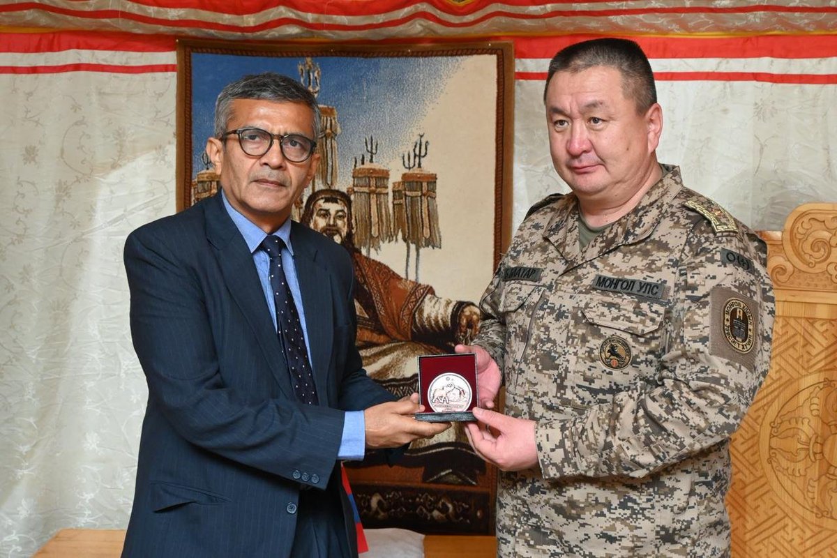 UpendrraRai's tweet image. Defence Secretary #RajeshKumar Singh presided over the closing ceremony of the #India-Mongolia joint military exercise Nomadic Elephant in Ulaanbaatar as Guest of Honour. He was accompanied by Deputy Chief of the General Staff of Mongolia Brigadier General #BaatarBaljid; and…