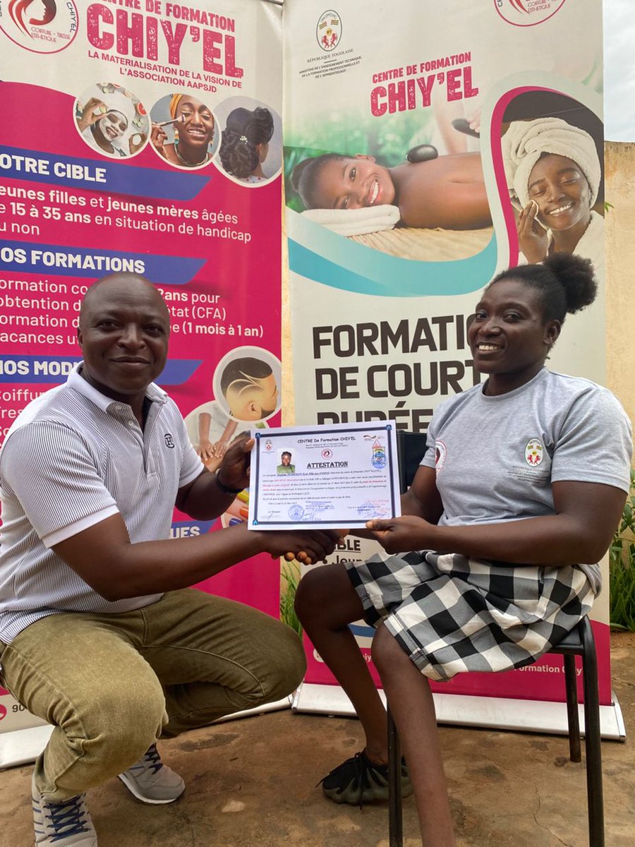 Félicitations à vous, braves femmes handicapées pour votre abnégation et votre assiduité durant cette formation en massage et soins corporels assortie d'attestations. 

Nos remerciements au centre #Choy'El, @Giz, <a href="/actionsocialetg/">Ministère de l'action sociale (MASSPF)</a> pour la mise en œuvre du projet ProEmploi+/GIZ.