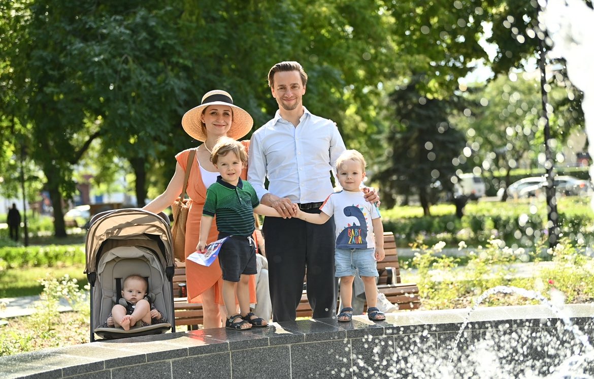 Konfederacja (@konfederacja_) on Twitter photo 🎉 Z okazji urodzin składamy serdeczne życzenia Wicemarszałkowi Sejmu, <a href="/krzysztofbosak/">Krzysztof Bosak 🇵🇱</a>! 🇵🇱
Panie Marszałku – życzymy dużo zdrowia, wytrwałości i niegasnącej pasji w działaniu na rzecz Polski.
Dziękujemy za konsekwencję, odwagę i głos rozsądku w debacie publicznej.
Sto lat! 🎂 🎉 Z okazji urodzin składamy serdeczne życzenia Wicemarszałkowi Sejmu, <a href="/krzysztofbosak/">Krzysztof Bosak 🇵🇱</a>! 🇵🇱
Panie Marszałku – życzymy dużo zdrowia, wytrwałości i niegasnącej pasji w działaniu na rzecz Polski.
Dziękujemy za konsekwencję, odwagę i głos rozsądku w debacie publicznej.
Sto lat! 🎂
