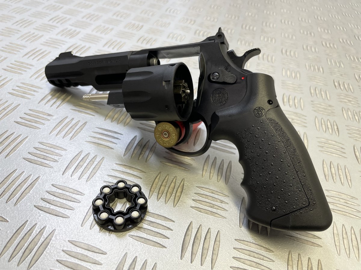 ー新製品情報ー

UMAREX(WG)社製 Smith&amp;Wesson M&amp;P R8 CO2ガスリボルバー用スペアディスクマガジン 2個セット(品番：UMA-MG-018)　入荷

#UMAREX/WG社製 Smith&amp;Wesson M&amp;P #R8 #CO2 ガス #リボルバー 用の純正スペアディスクマガジンの2個セットが登場

熱や変形に強い軟質樹脂を採用