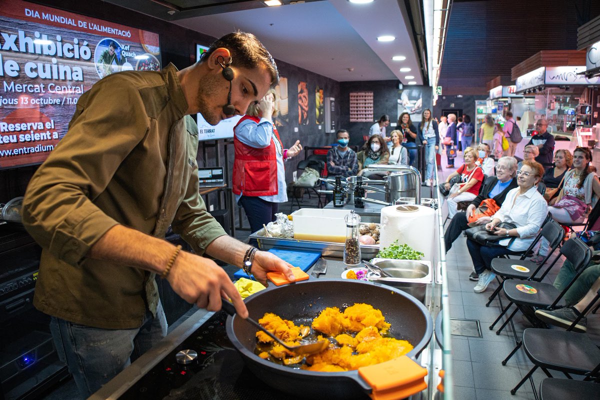 👨‍🍳 Des del Mercat Central de Tarragona volem expressar la nostra felicitació al xef Moha Quach pel premi Revelació als Nacionals de Gastronomia 2025. 

Agraïm profundament la confiança que diposita en les parades del Mercat Central. Enhorabona, xef!👏