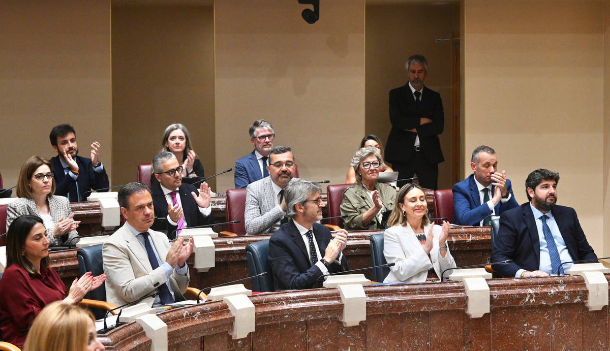 LopezMirasF's tweet photo. ✅ Aprobado el techo de gasto para la #RegióndeMurcia.

6.755 millones de euros para reforzar nuestros servicios públicos, apoyar a las familias, autónomos, pymes y empresas.

Hoy damos un paso importante hacia la aprobación de los presupuestos regionales. https://t.co/amicE2pQeh