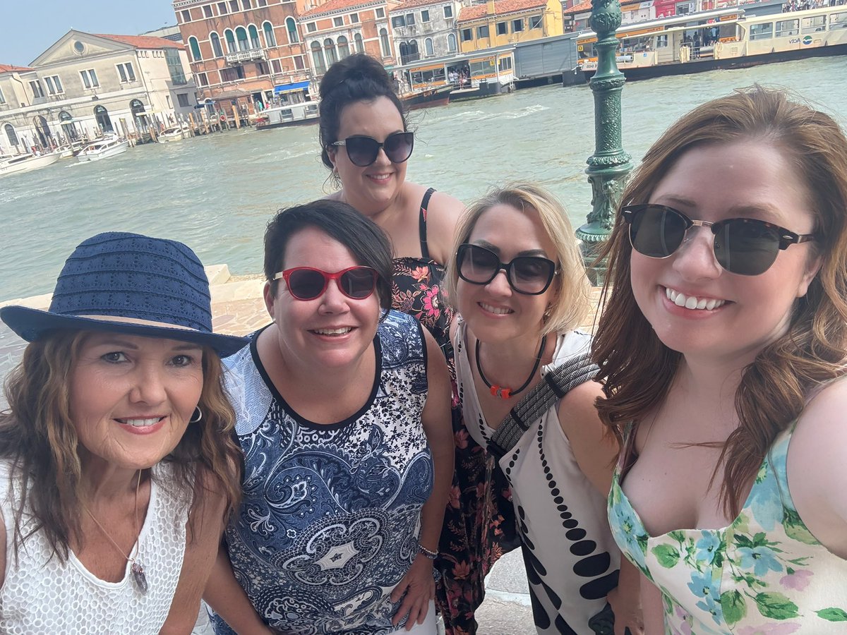 SAMSisters take Venice! Thank you <a href="/Theorossi/">THEO</a> <a href="/KimFCoates/">Kim Coates</a> for bringing us all together! ❤️