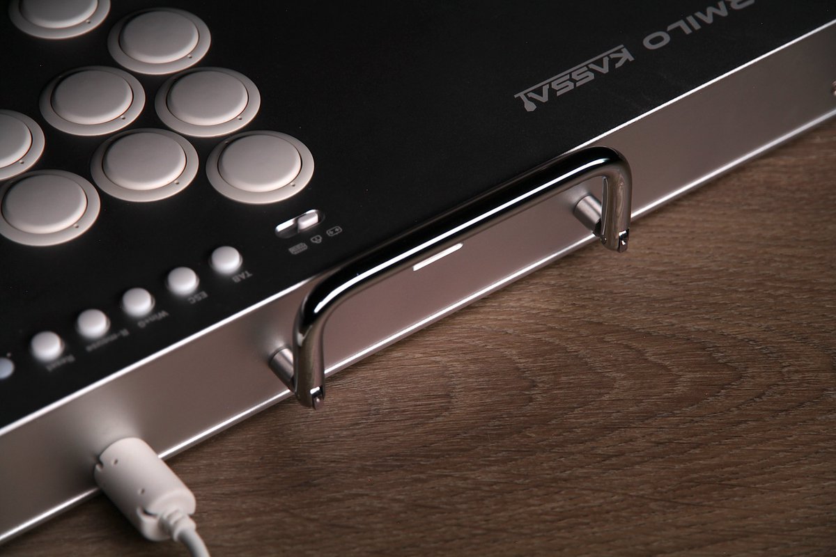 varmiloarcade's tweet photo. Pack it. Grab it.
Dominate from locals to majors.
Built for portability. Designed for those always on the go.
#Varmilo #Kassai #FGC #ArcadeController #BuiltToTravel #Fightstick https://t.co/JXSgNSeDkl