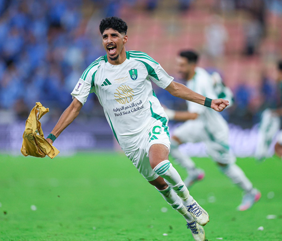 AFC4NET's tweet photo. 🚨🔥 زياد الجهني يقترب من تحقيق جائزة أفضل لاعب شاب في اسيا .. دعمكم الكبير يا ملوك 🟢⚪️

🔗— للتصويت :

https://t.co/xjewQQsMjY https://t.co/vSsFpSsTzK