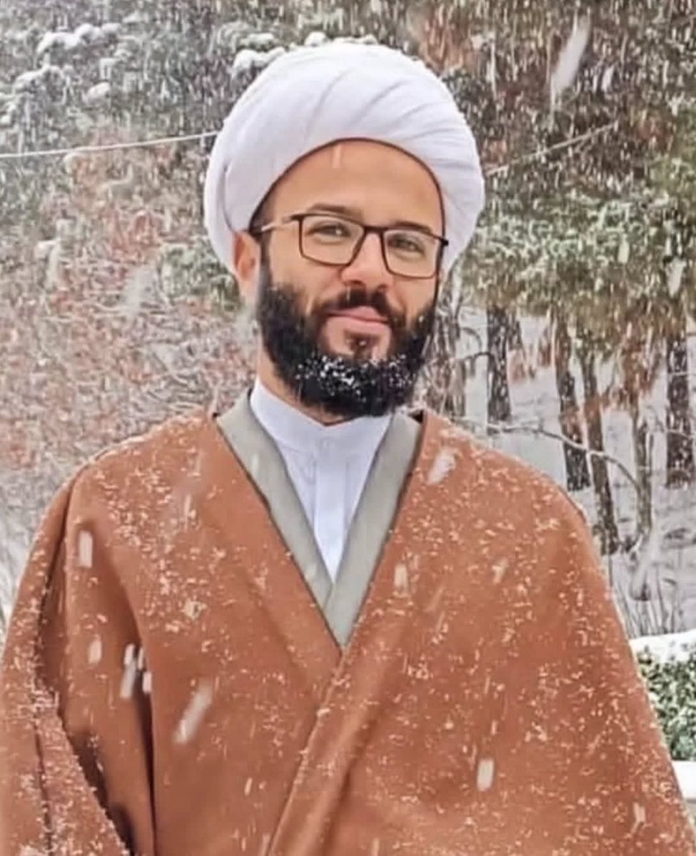 خدا رو شکر تو قدمگاه شهدا دارم درس میخونم🤲
#شهید_عباس_رشید